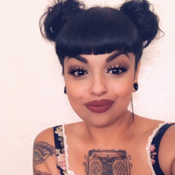 Meet your Posher, Kimberly - Picture 2 of 7